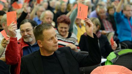 Landesvorsitzender Klaus Lederer, hier beim Parteitag der Linken am 30.09., konnte sich über das Ergebnis freuen. Nur 8,22 Prozent stimmten gegen den Koalitionsvertrag. 
