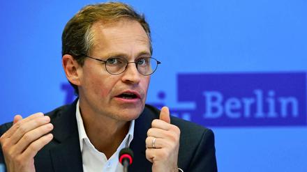 Regierender Bürgermeister, BER-Chefaufseher und ab 2016 vielleicht wieder neuer SPD-Vorsitzender? Michael Müller schließt nichts aus.