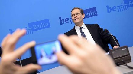 Michael Müller bei der Pressekonferenz nach der Senatssitzung. Offenbar will der neue Regierende Bürgermeister, dass Jörg Marks neuer BER-Chef wird.