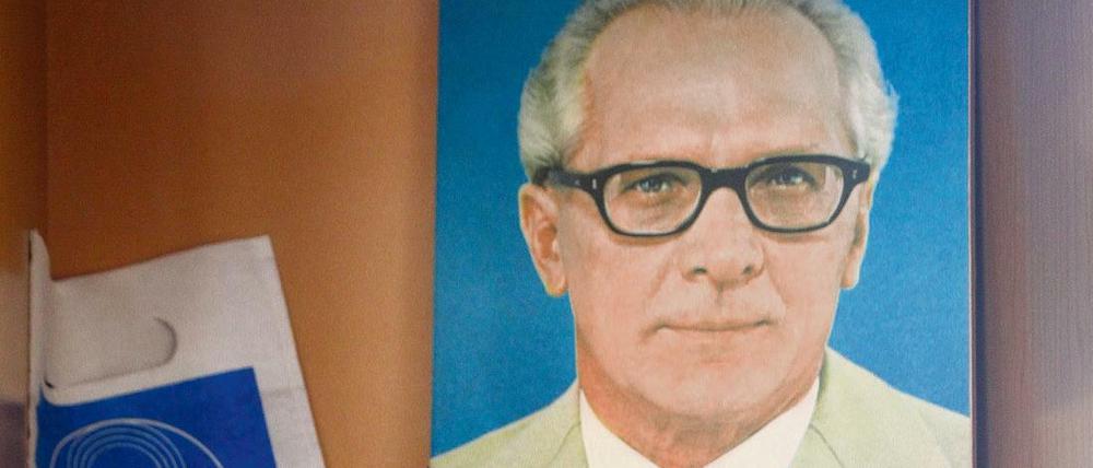 Das einstige Intendantenbüro ist noch immer geschmückt mit einem Bild Erich Honeckers.