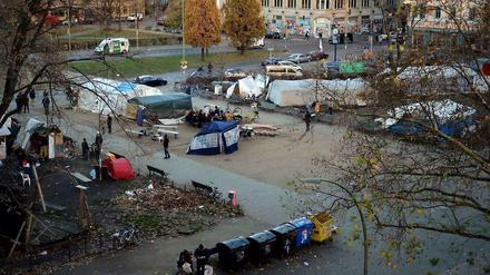 Umstrittenes Camp. Noch ist unklar, ob die Zelte am Kreuzberger Oranienplatz geräumt werden.