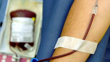Transfusion nötig - die meisten Universitätskliniken brauchen wie die Charité mehr Geld, um Spitzenversorgung aufrechtzuerhalten.
