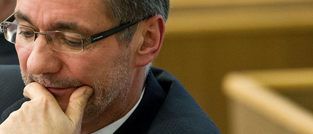 Die oppositionelle CDU bescheinigt Ministerpräsident Platzeck bei der Vertrauensfrage "zehnjähriges Dauerversagen".
