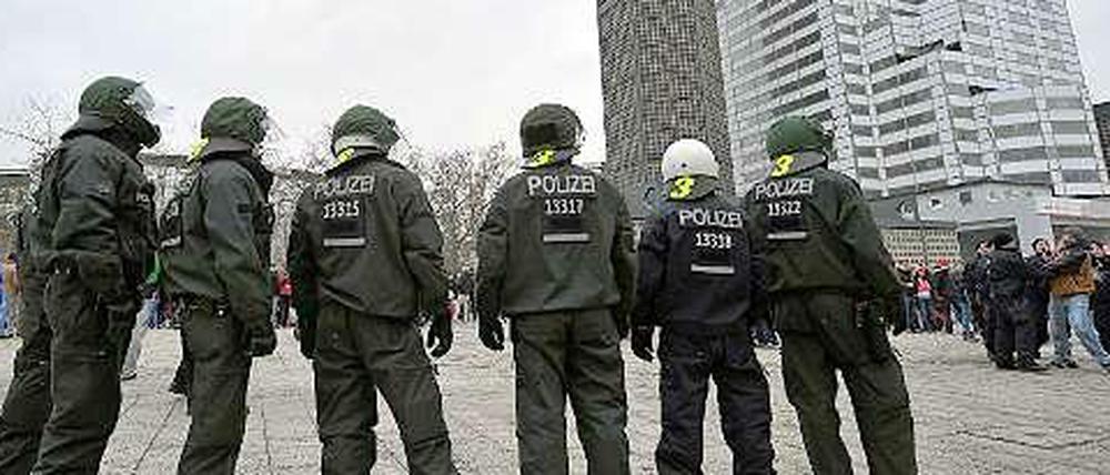 In der Kritik: Die Berliner Polizei weist die Anschuldigungen des Vereins Reachout zurück. 