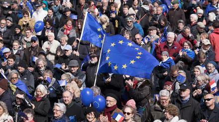 Seit Wochen versammeln sich in zahlreichen EU-Städten Tausende, um ein Zeichen für die Einheit Europas zu setzen. 