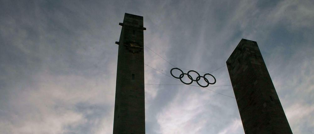 Im Zeichen der Ringe. Sportlich geht es im Olympiastadion oft zu, olympisch aber schon lange nicht mehr. 