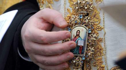 Russisch-orthodoxer Bischof bei der Wasserweihe: In Marzahn-Hellersdorf wird eine russisch-orthodoxe Kirche bedroht. 