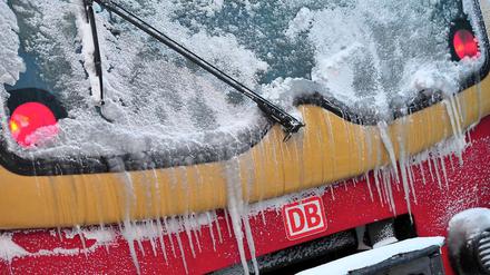 Eisige Zeiten sind angebrochen. Bereits im vergangenen Jahr stand die S-Bahn wegen großer Unregelmäßigkeiten im Zugverkehr in der Schusslinie. Kaum ist der Winter da, geht die Odyssee in Verlängerung.