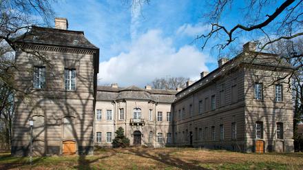 Fast 900 Guts- und Herrenhäuser werden in zwei neuen Bänden porträtiert. Finden Sie selbst heraus, ob das Schloss Kossenblatt bei Beeskow (Foto) auch darunter ist.