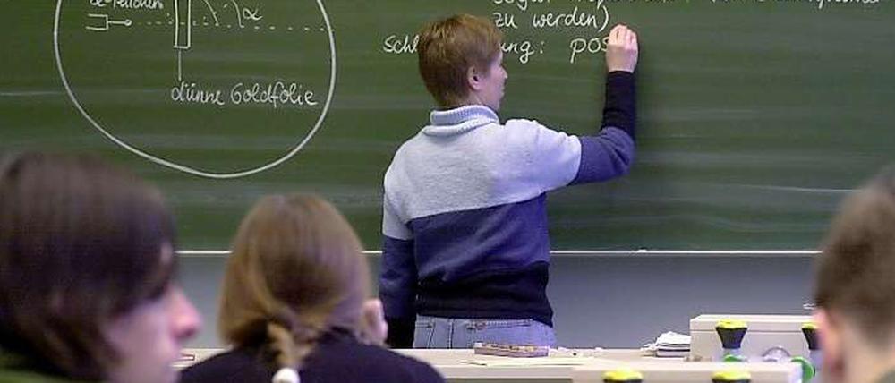 Viele Berliner Schulen müssen im kommenden Schuljahr mit weniger Geld als erwartet auskommen.