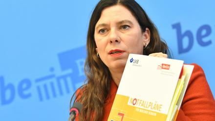 Bildungssenatorin Sandra Scheeres (SPD) will mehr Sicherheit in Berlins Klassenzimmern.