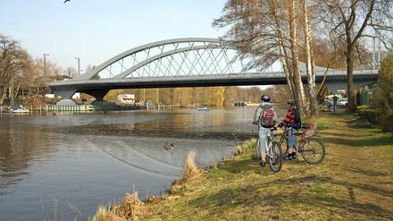 So soll die neue Freybrücke über der Havel einmal aussehen. 2016 soll das Bauwerk fertig sein.