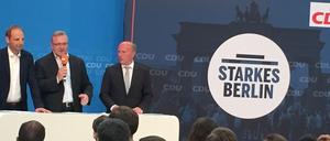 Landesvorsitzender und Spitzenkandidat Frank Henkel (Mitte) beim ersten CDU-Bürgerdialog.
