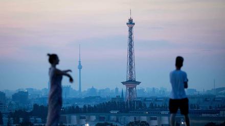 Der Funkturm ist neben dem Fernsehturm am Alexanderplatz eines der Wahrzeichen Berlins.