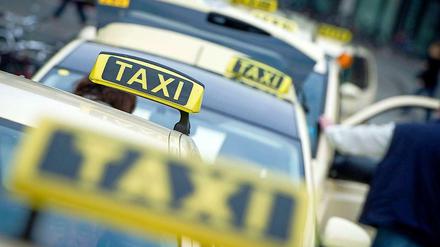 Mehr Geld fürs Gelb. Die Taxiverbände wollen die Preise um 15 Prozent erhöhen – dabei ist Berlin hier schon spitze. 