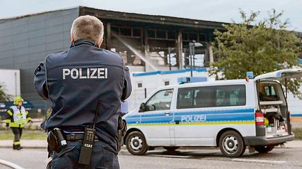 Im August brannte in Nauen eine Sporthalle nieder, die als Unterkunft für Flüchtlinge vorgesehen war.