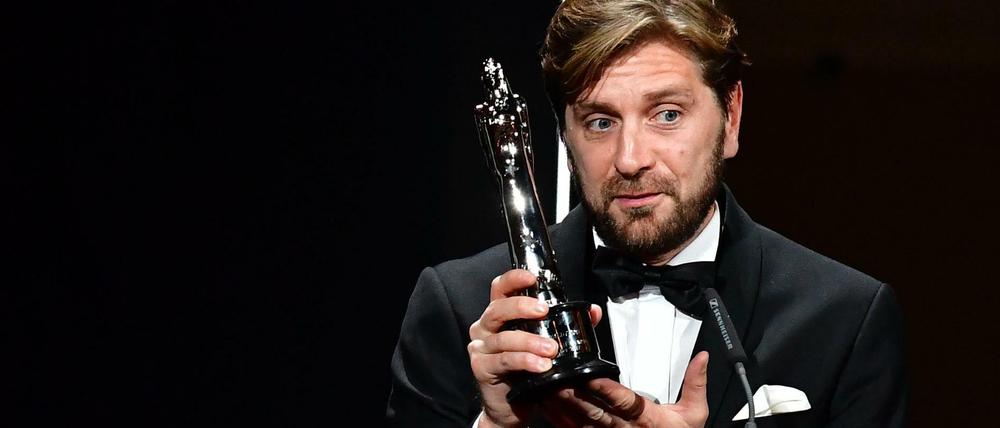Der schwedische Filmregisseur und Drehbuchautor Ruben Östlund bei der Verleihung des 30. Europäischen Filmpreises erhalten hat. 