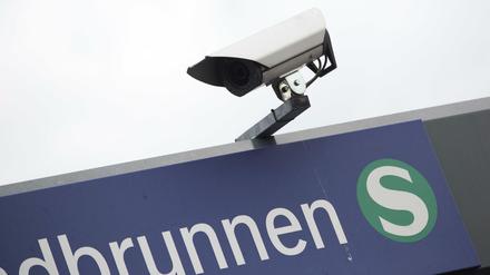 Das Bündnis für mehr Videoüberwachung in Berlin übergab mehr als 25.000 Unterschriften an die Innenverwaltung.