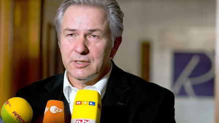 Klaus Wowereit nach der erneuten Wahl zum Aufsichtsratsvorsitzenden.