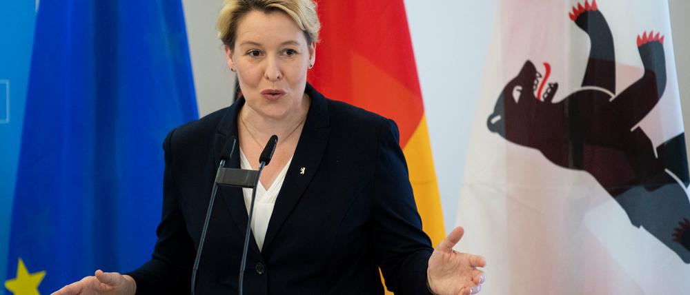 Franziska Giffey (SPD), Regierende Bürgermeisterin von Berlin, setzt erst einmal auf „verwaltungsseitige Energieeinsparmaßnahmen“. 