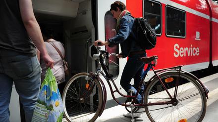 Künftig soll es einfacher werden, mit dem Fahrrad in Regionalzügen zu reisen – dank umgebauter Abteile in den Wagen.