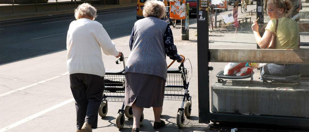 Ein halbes Jahrhundert Vorsprung. Zwei Rentnerinnen unterwegs durch Berlin.
