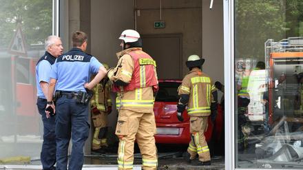Unfallursache ungeklärt: Der Fahrer des Opel wurde schwer verletzt.