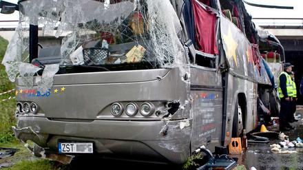 26. September 2010: Ein polnischer Reisebus verunglückt schwer. Schuld an dem Unfall war der Fehler einer PKW-Fahrerin.