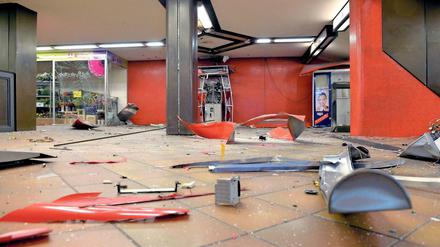 So sah es dieses Mal nicht aus. Dieser Automat am U-Bahnhof Jungfernheide wurde im August gesprengt.