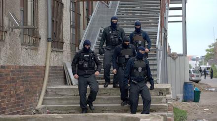Polizisten durchsuchten am Dienstag die Ibrahim-Al-Khalil-Moschee in Berlin-Tempelhof.