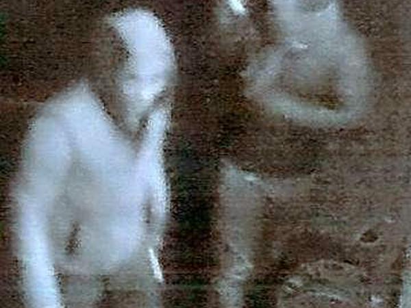 Drei junge Männer werden in Verbindung mit mehreren Villeneinbrüchen in Grunewald gesucht.