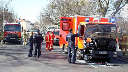 Beschädigt. Das millionenteure Stemo-Fahrzeug der Feuerwehr wurde in einen Unfall verwickelt. 