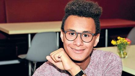 Philipp Mensah, 18, ist Vorsitzender des Landesschülerausschusses. Er besucht die Martin-Buber-Oberschule in Spandau und macht im nächsten Jahr sein Abitur.
