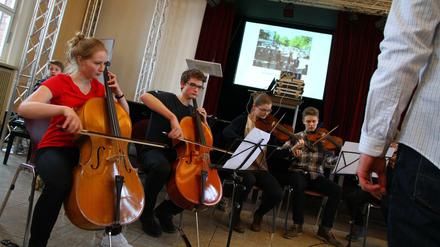 Auch am Gymnasium Steglitz gibt es ein großes Musikangebot. Hier spielen Schüler beim Tag der offenen Tür. 