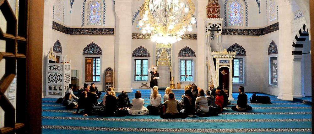 Neugierig? Am 3. Oktober können Sie die Sehitlik-Moschee und andere islamische Gotteshäuser in ganz Berlin besuchen.
