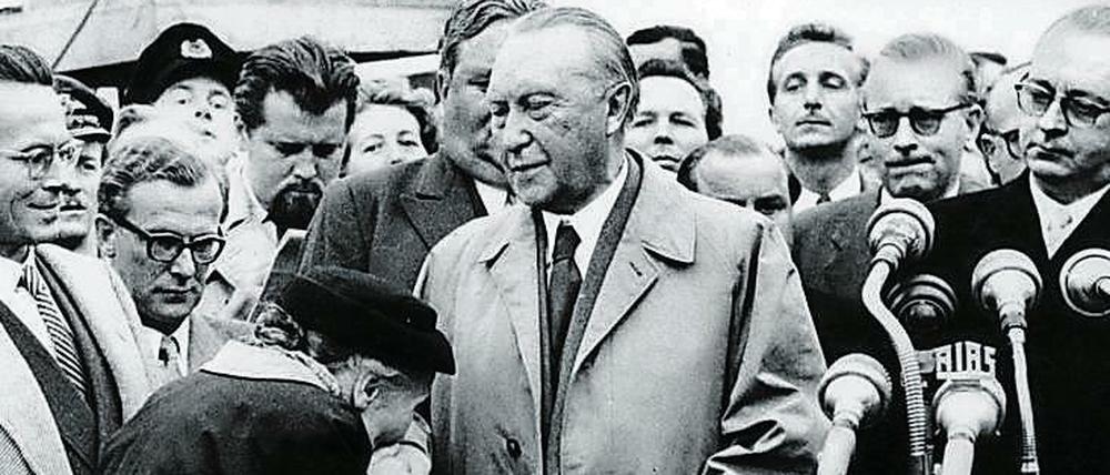  Adenauer, Mutter eines Kriegsgefangenen