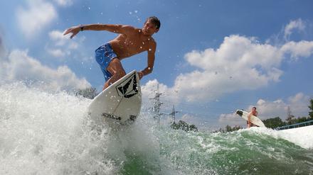 In Tokio ist Surfen erstmals olympisch, Leon Glatzer ist dabei.