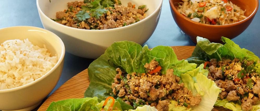 Schön scharf und knackig-leicht: panasiatische Salatwraps