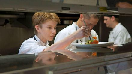 Wunderkind am Herd. Der Amerikaner Flynn McGarry eröffnete als Zehnjähriger sein erstes Pop-up-Restaurant im Wohnzimmer seiner Eltern. Der Film "Chef Flynn" erzählt seine Erfolgsstory in der Berlinale-Sektion "Kulinarisches Kino". 
