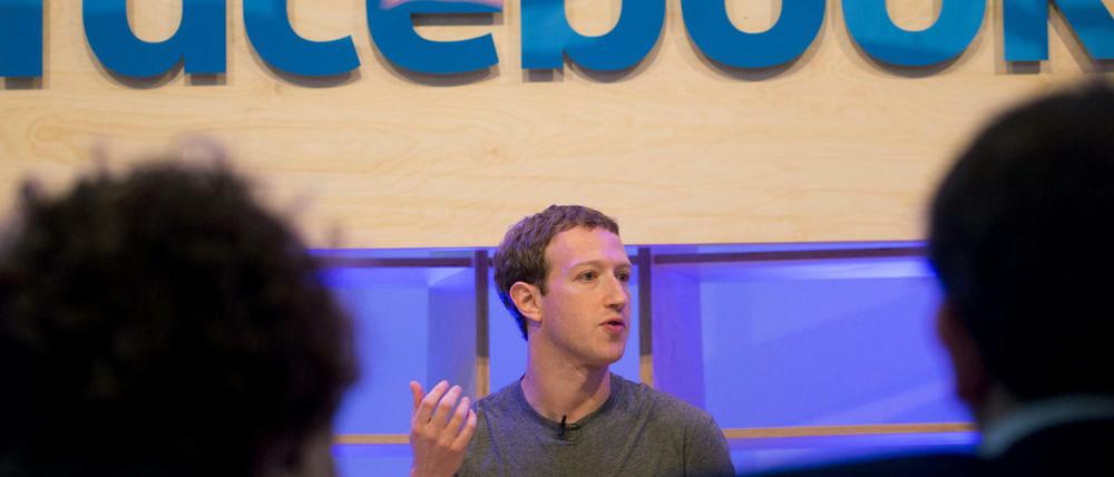 Facebook-Chef Mark Zuckerberg spricht im Februar 2016 in Berlin im Facebook Innovation Hub.