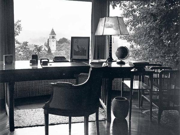 Neben seinem Haus ließ Adenauer einen Pavillon bauen. So sah der Arbeitsplatz aus, an dem er seine Memoiren schrieb.