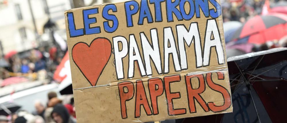 Die "Panama Papers" haben Demonstrationen gegen Briefkastenfirmen ausgelöst.