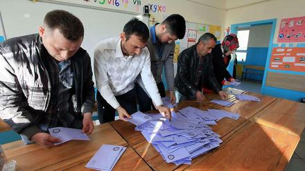 Jetzt wird ausgezählt: Die Wahllokale in der Türkei haben um 17 Uhr geschlossen.