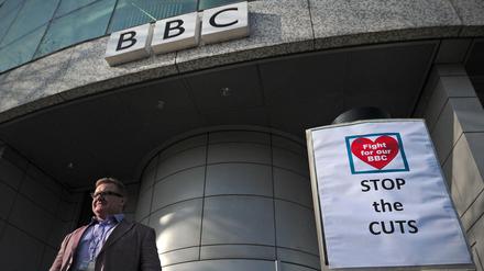 Die BBC muss sparen. Das gefällt nicht jedem