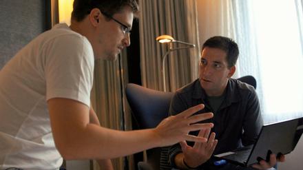 Der Dokumentarfilm "Citizenfour" über den von Edward Snowden (links im Bild mit Journalist Glen Greenwald) aufgedeckten NSA-Skandal wurde mit einem Oscar ausgezeichnet.