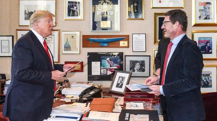 Donald John Trump (links), der designierte 45. Präsident der Vereinigten Staaten («President-elect»), im Interview mit Kai Diekmann, Herausgeber der Bild-Gruppe, am Freitag im Trump Tower in New York.