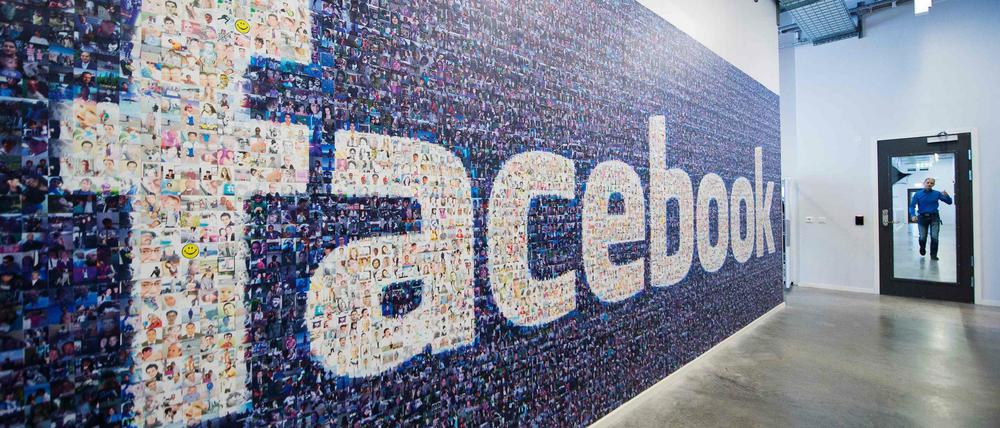 Als weltgrößtes Online-Netzwerk mit etwa 1,7 Milliarden Nutzern im Monat stand Facebook in der Kritik, Fehlinformationen zu verbreiten.