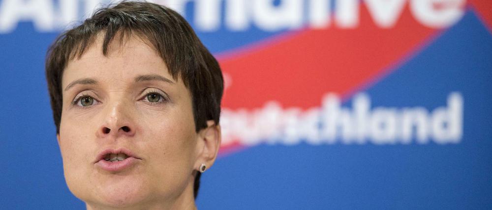 Frauke Petry ist Vorsitzende der Partei Alternative für Deutschland. Oder wäre es besser zu schreiben: der rechtspopulistischen Partei Alternative für Deutschland?