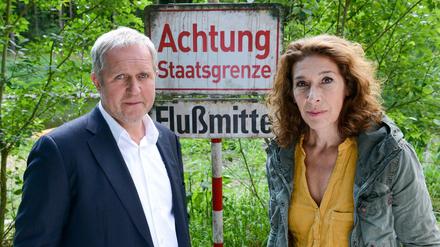 Tatort Staatsgrenze: Die Wiener "Tatort"-Kommissare Moritz Eisner (Harald Krassnitzer) und Bibi Fellner (Adele Neuhauser) im Einsatz.