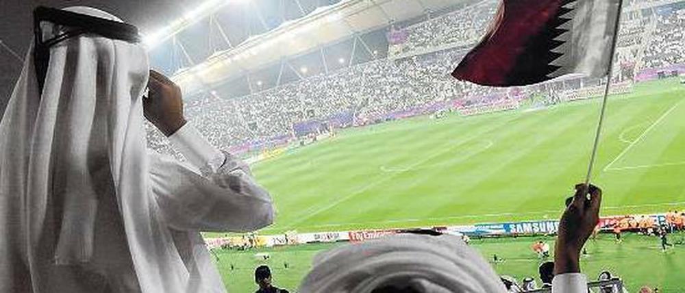 Jubeln in Katar? ARD und ZDF haben sich die Übertragungsrechte der Fußball-WM 2022 gesichert. Aber schon die Vergabe des Turniers an das Emirat ist umstritten. Foto: dpa
